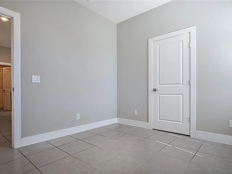 210 Goldenrod Ln — Photo 21