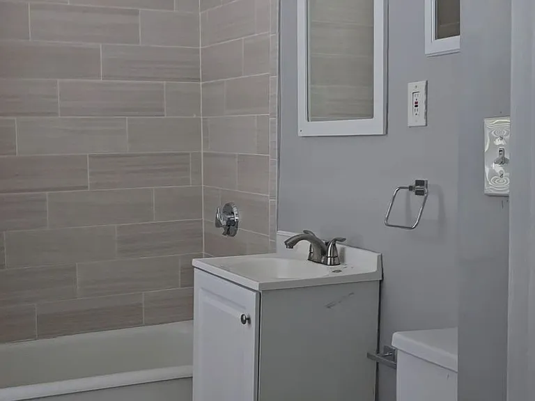 176 Lafayette St — Photo 16