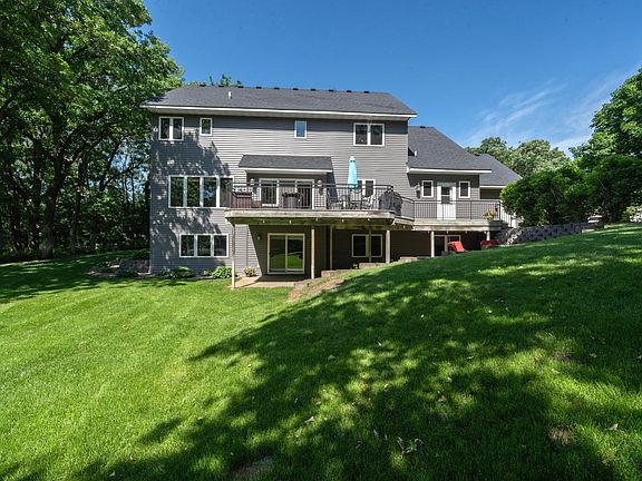 2nd image of 2089 Whispering Oaks Dr NE