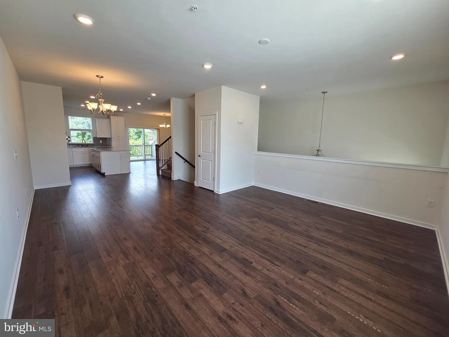 3 bed, 2.5 bath, 2035 sqft, $2,995 — Photo 4