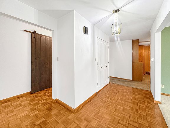 3rd image of 300 Charleston Ave