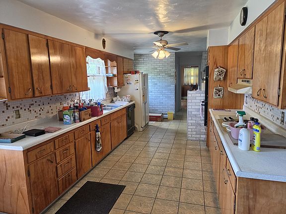 3rd image of 10340 Hoover Rd