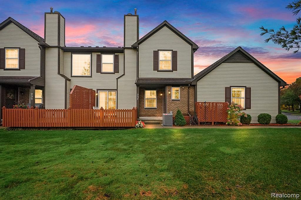 237 Barrington Cir, Lake Orion, MI 48360 Zillow