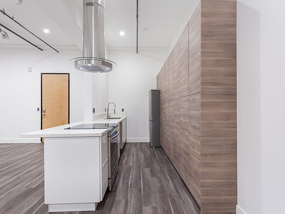 4th image of 312 W 5th St APT 307