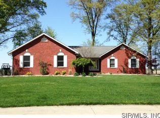 9565 Saint Vincent Pl, Breese, IL 62230