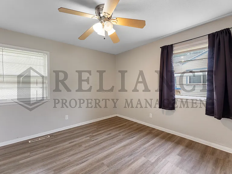 1642 E Denver Dr — Photo 15
