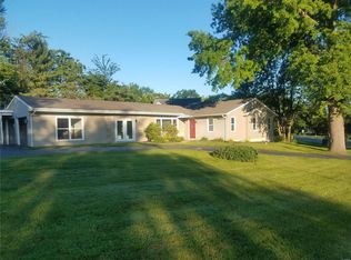 4033 Overhill Dr, Hannibal, MO 63401