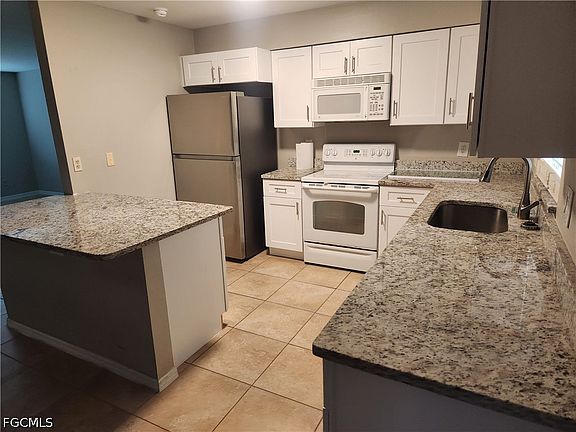 5th image of 1402 NE 18th St