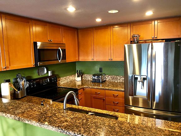 4th image of 2251 Worden St
