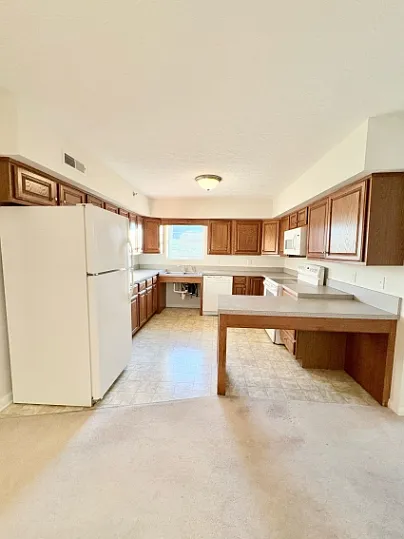 19 Rose Garden Ln #101 — Photo 6
