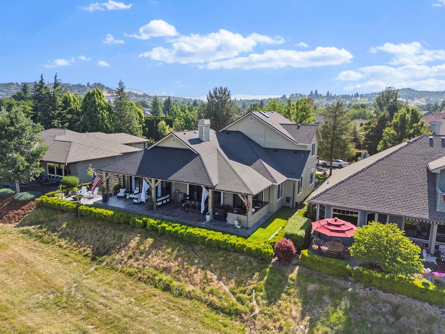 828 Saint Andrews Way