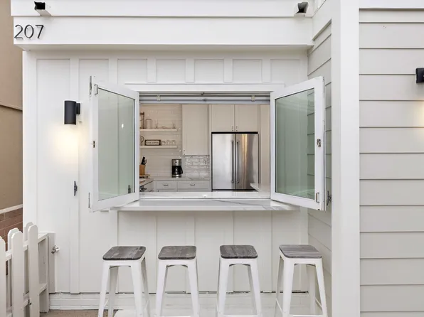 207 40th St, Newport Beach, CA 92663