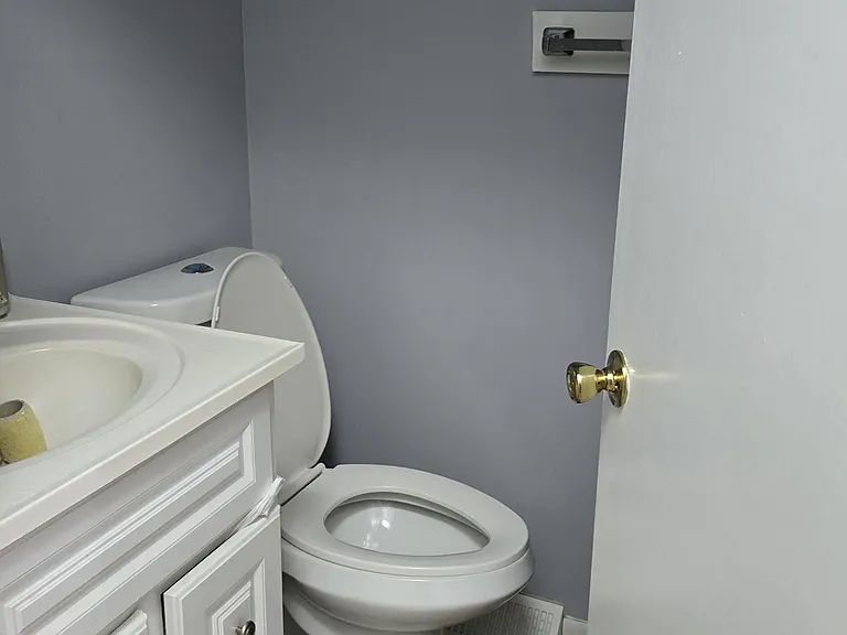 22 Oyster Bay Rd #H — Photo 7