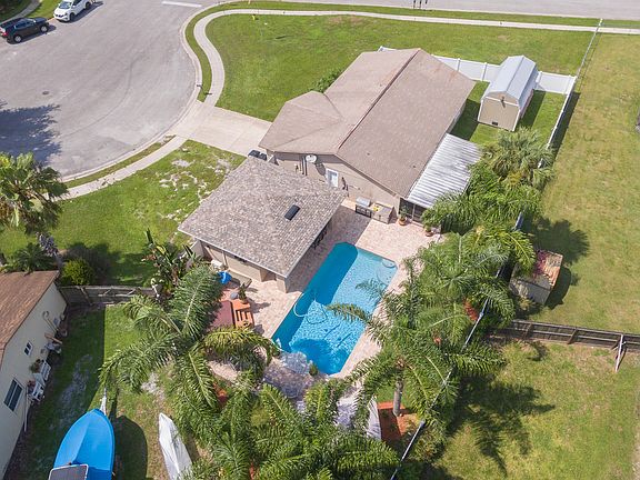 3rd image of 1402 Kerry Ct