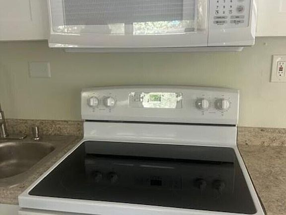 4th image of 3081 Virginia St