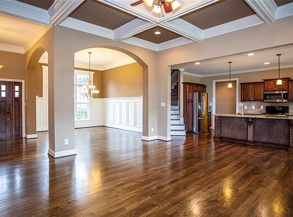 4th image of 1841 Waterbury Ct