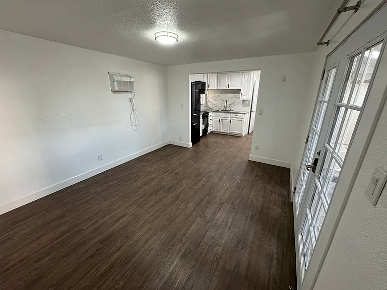 935 W 3rd Ave #1 — Photo 3