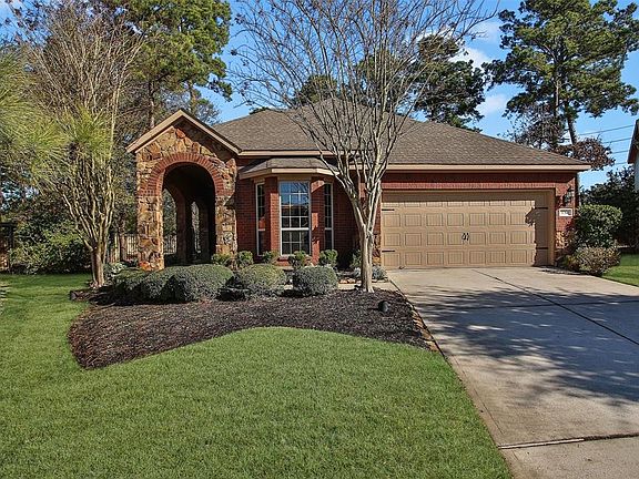 Creekside Park - close to everything. Rob Fleming Aquatic Center, Rec Center, Creekside Village Green, numerous parks, hike/bike