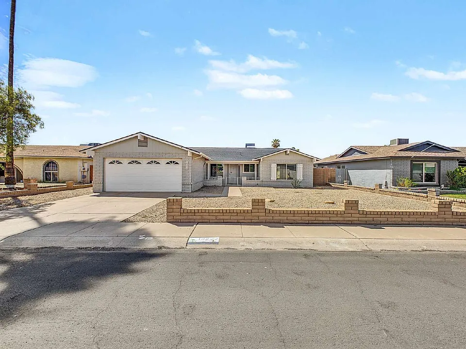 10222 N 52nd Dr