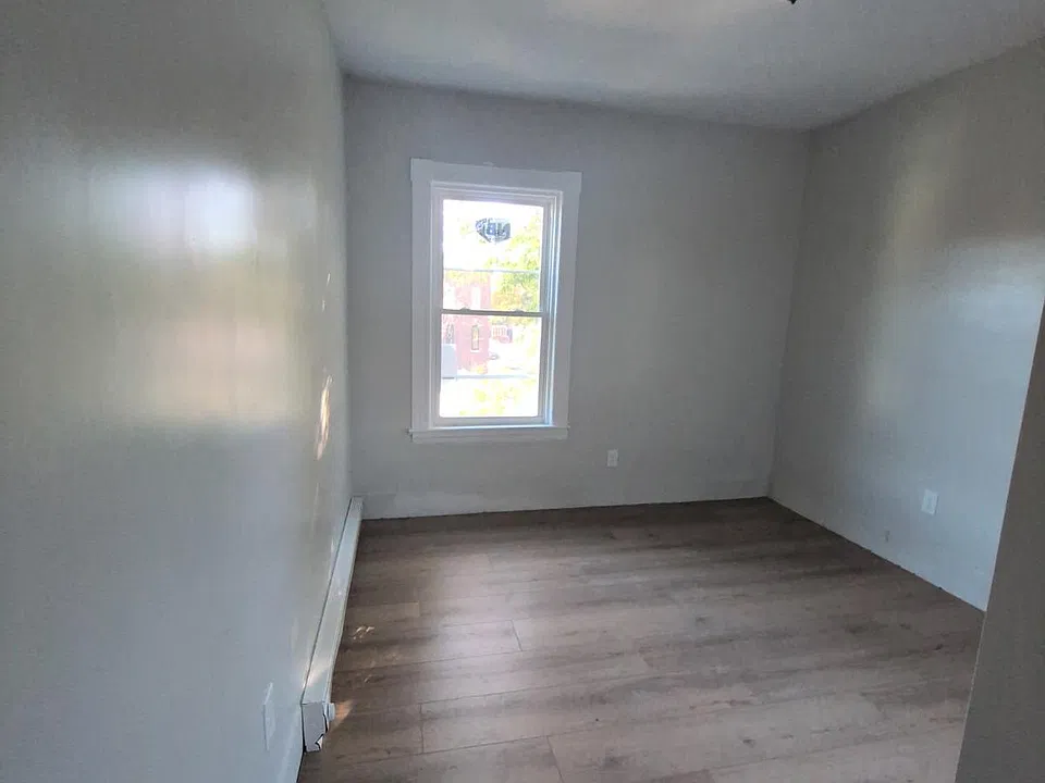 28 Woodward St #1