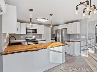 963 Kinchlow Dr, Sunrise Beach, MO 65079