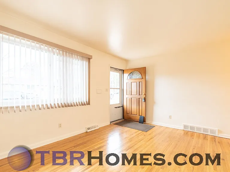 175 S Cody St — Photo 4