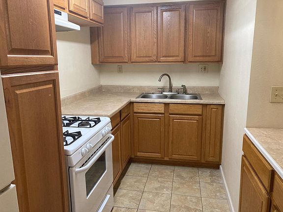 5th image of 1239 N Dupre St #B