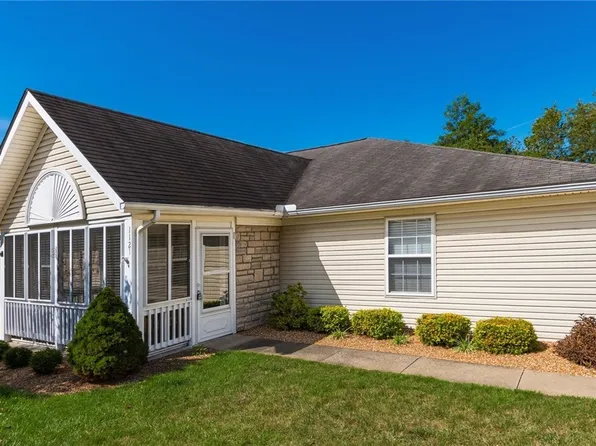 1121 Chatham Dr, Zanesville, OH 43701