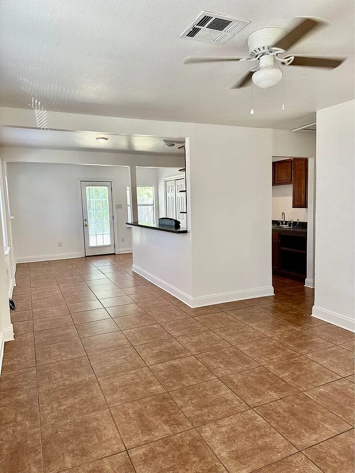 3 bed, 1500 sqft, $1,475 — Photo 2