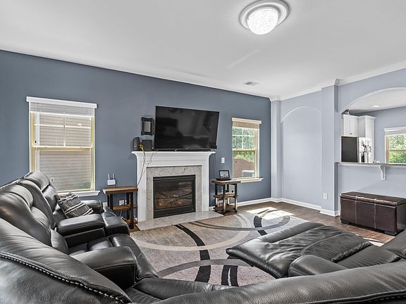 2nd image of 292 Meadow Springs Dr