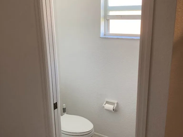 818 SW 8th Pl — Photo 14
