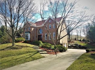 1643 Blackburn Heights Dr, Sewickley, PA