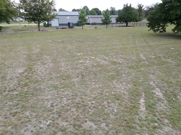 19 E 1168th Rd, Eufaula, OK 74432