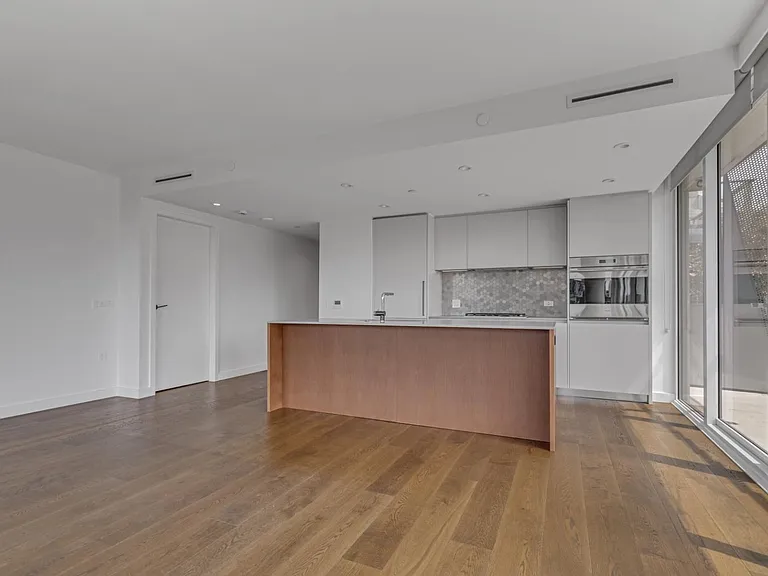 1365 Davie St #805 — Photo 4