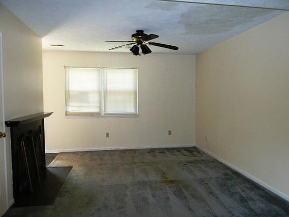 3rd image of 38 Otsego Dr