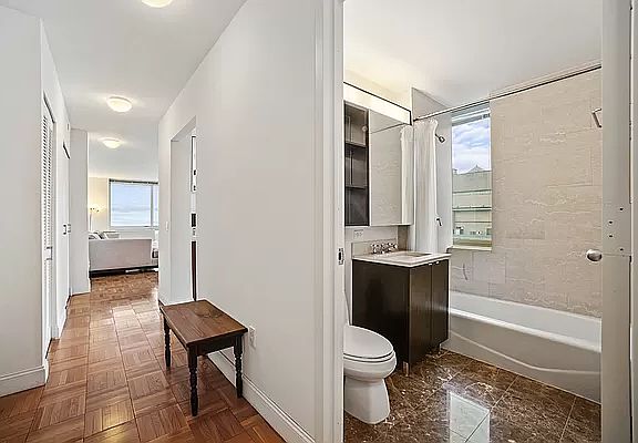 5th image of 215 E 96th St #40C