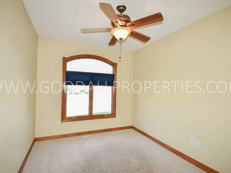 40 NE Gracewood Dr — Photo 16