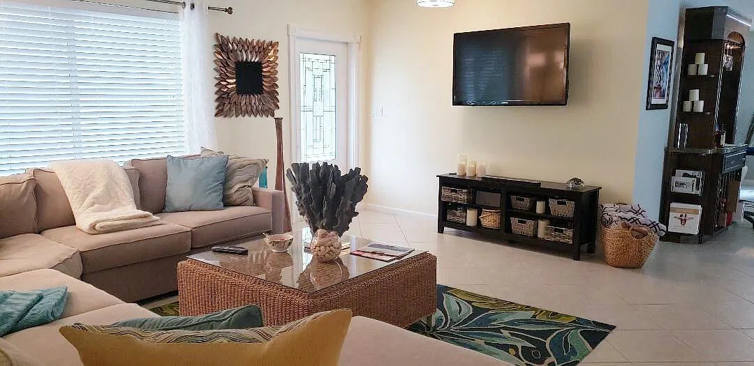 3 bed, 2.0 bath, 1752 sqft, $12,000 — Photo 4