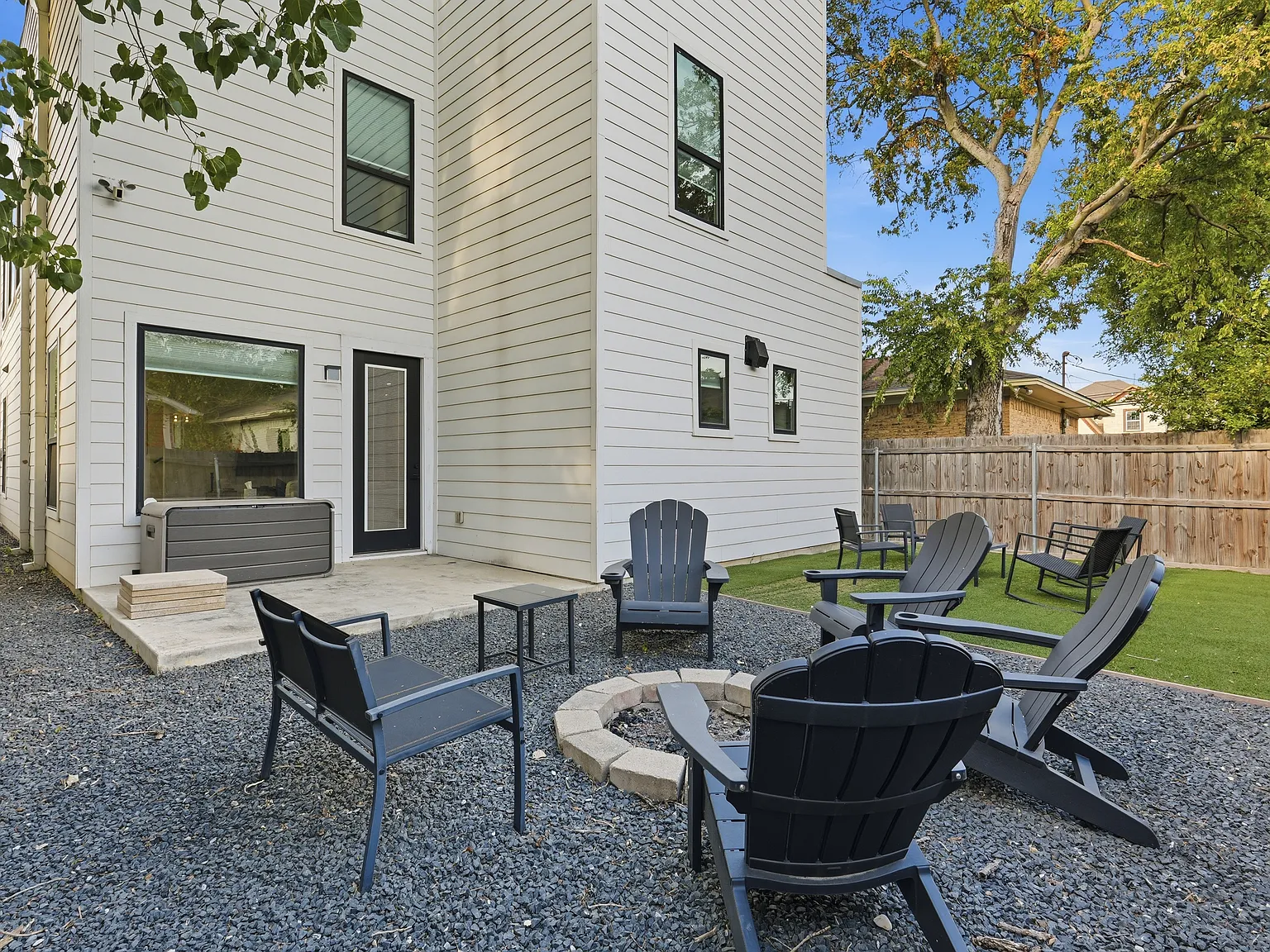 3 bed, 2618 sqft, $3,800 — Photo 4