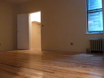 Rented by Robyn Lee, LREB