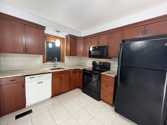 4th image of 32638 Bertram Dr