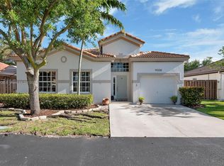 9008 SW 214th St, Cutler Bay, FL 33189
