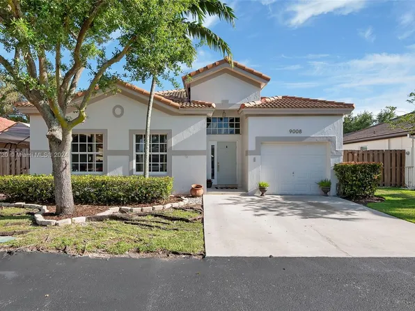 9008 SW 214th St, Cutler Bay, FL 33189