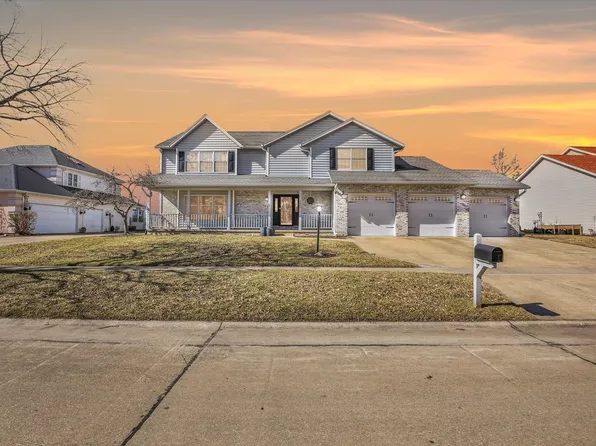 2205 Edgewater Pl, Champaign, IL 61822