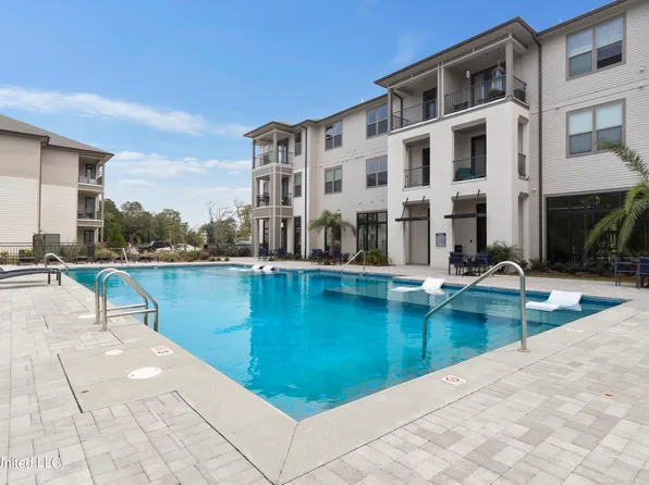 2501 Bienville Blvd #413, Ocean Springs, MS 39564