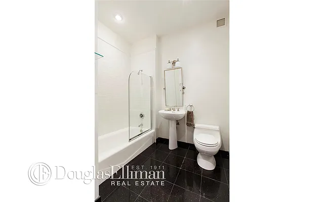 Rented by Douglas Elliman | media 22