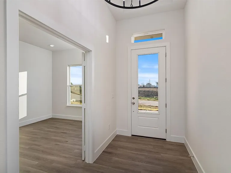 2722 Eastridge Blvd — Photo 6