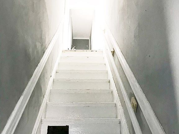 5th image of 4135 California Ave