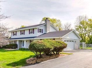 3260 Old Lantern Dr, Brookfield, WI 53005