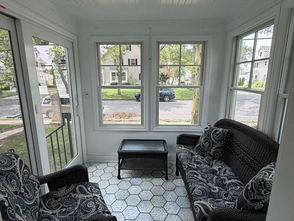 5th image of 344 Cedar Ave